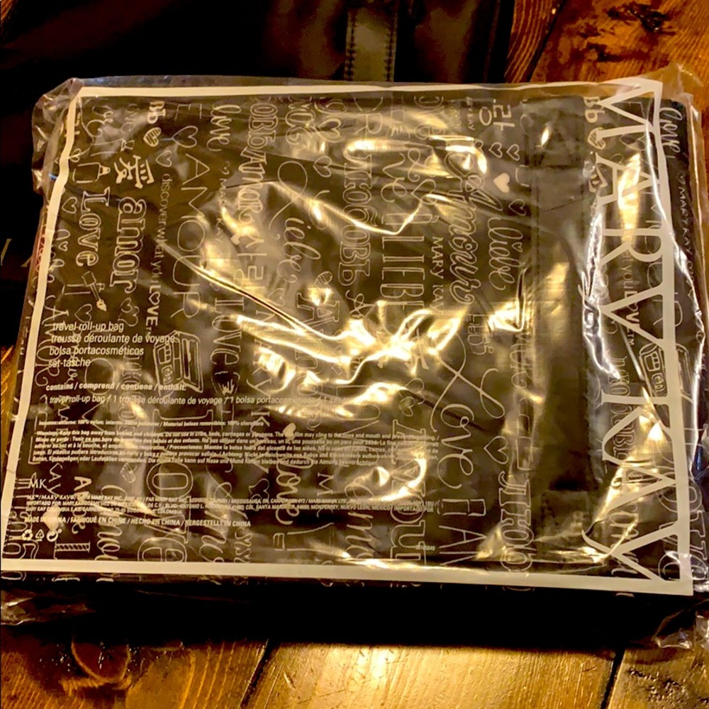 Mary Kay travel roll up bag